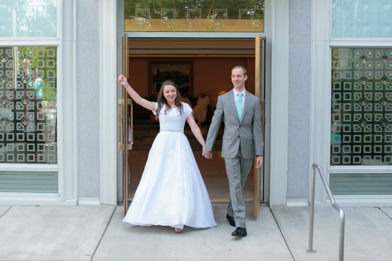 EK-Studios-Utah-Wedding-Photographers-Timpanogos-Temple-Photography-American-Fork005-Blog(pp_w768_h512)