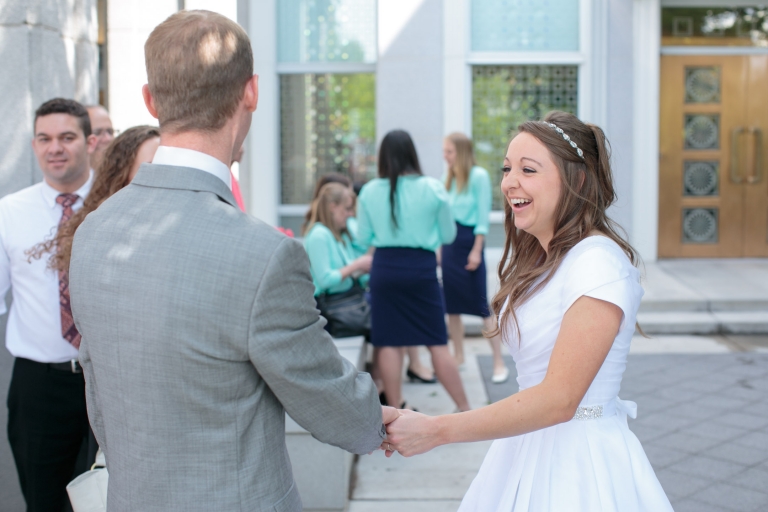 EK-Studios-Utah-Wedding-Photographers-Timpanogos-Temple-Photography-American-Fork006-Blog(pp_w768_h512)