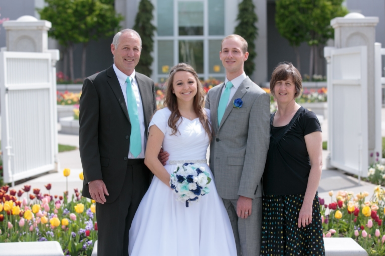 EK-Studios-Utah-Wedding-Photographers-Timpanogos-Temple-Photography-American-Fork011-Blog(pp_w768_h512)
