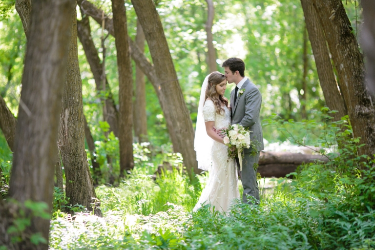 EK-Studios-Utah-Wedding-Photographers-Provo-wedding-photographer-Bridals-in-a-grove006-Blog(pp_w768_h512)