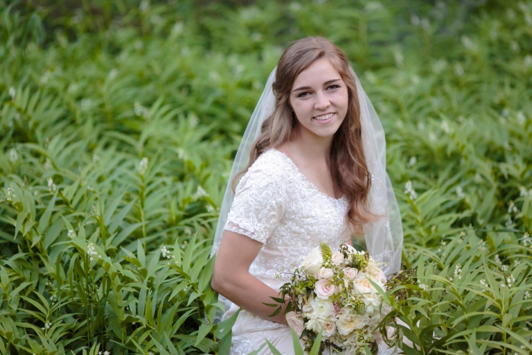 EK-Studios-Utah-Wedding-Photographers-Provo-wedding-photographer-Bridals-in-a-grove012-Blog(pp_w768_h512)