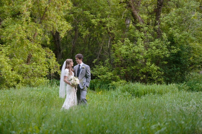EK-Studios-Utah-Wedding-Photographers-Provo-wedding-photographer-Bridals-in-a-grove014-Blog(pp_w768_h512)