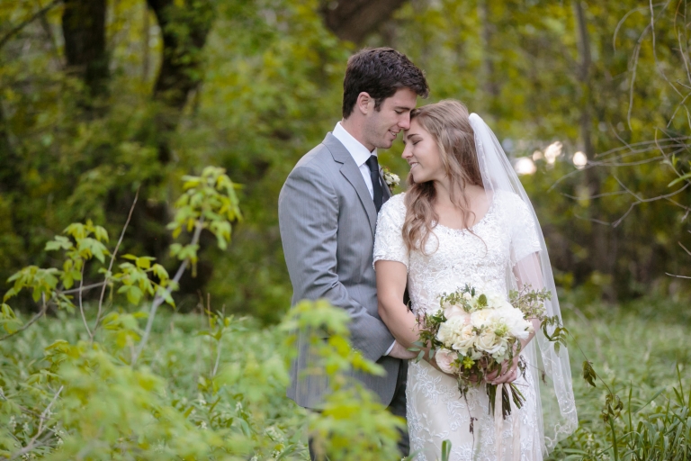 EK-Studios-Utah-Wedding-Photographers-Provo-wedding-photographer-Bridals-in-a-grove017-Blog(pp_w768_h512)