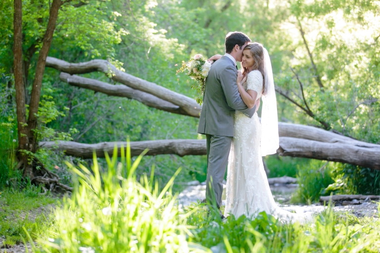 EK-Studios-Utah-Wedding-Photographers-Provo-wedding-photographer-Bridals-in-a-grove025-Blog(pp_w768_h512)