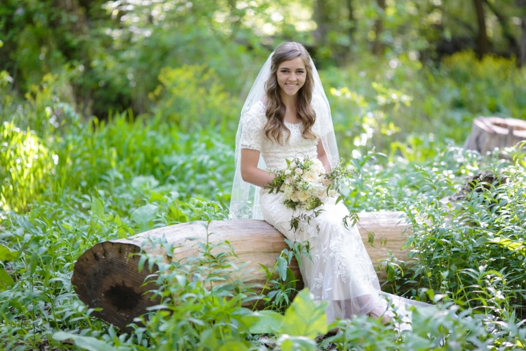 EK-Studios-Utah-Wedding-Photographers-Provo-wedding-photographer-Bridals-in-a-grove027-Blog(pp_w768_h512)