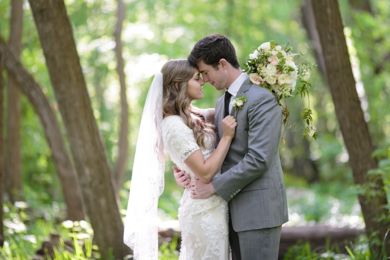 EK-Studios-Utah-Wedding-Photographers-Provo-wedding-photographer-Bridals-in-a-grove028-Blog(pp_w768_h512)