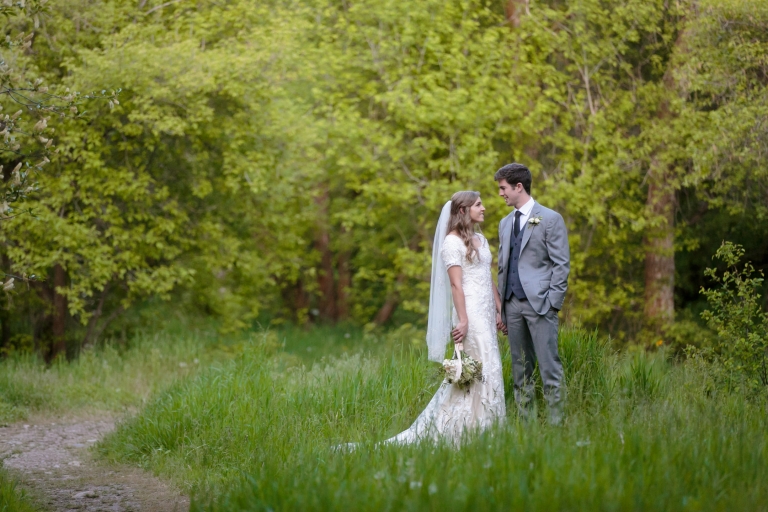 EK-Studios-Utah-Wedding-Photographers-Provo-wedding-photographer-Bridals-in-a-grove031-Blog(pp_w768_h512)