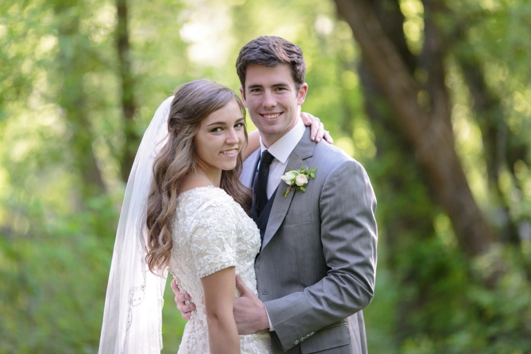 EK-Studios-Utah-Wedding-Photographers-Provo-wedding-photographer-Bridals-in-a-grove032-Blog(pp_w768_h512)