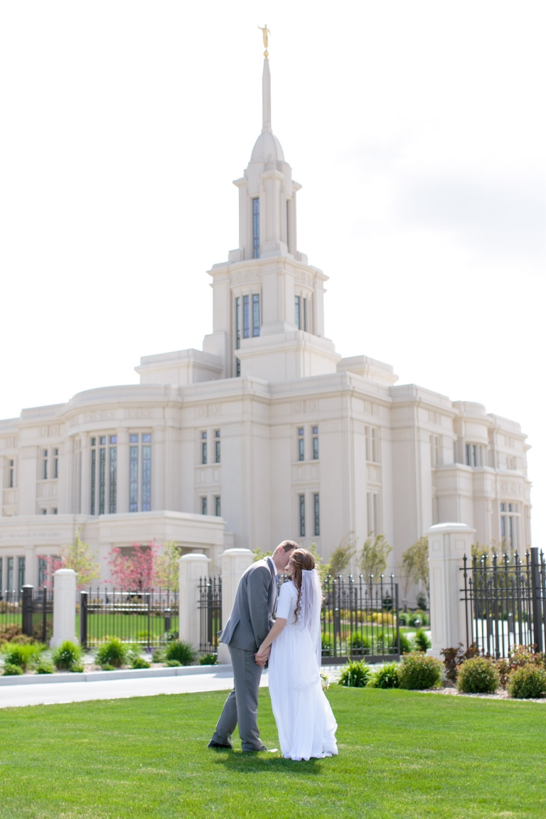 EK-Studios-Utah-Wedding-Photographers-Payson-Temple-Wedding-Reception-Stonegate-pleasant-grove-utah018-Blog(pp_w768_h1152)