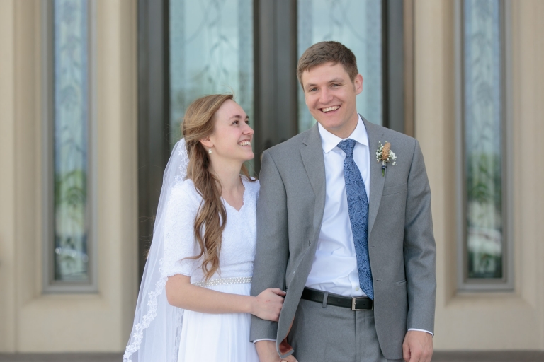 EK-Studios-Utah-Wedding-Photographers-Payson-Temple-Wedding-Reception-Stonegate-pleasant-grove-utah022-Blog(pp_w768_h512)