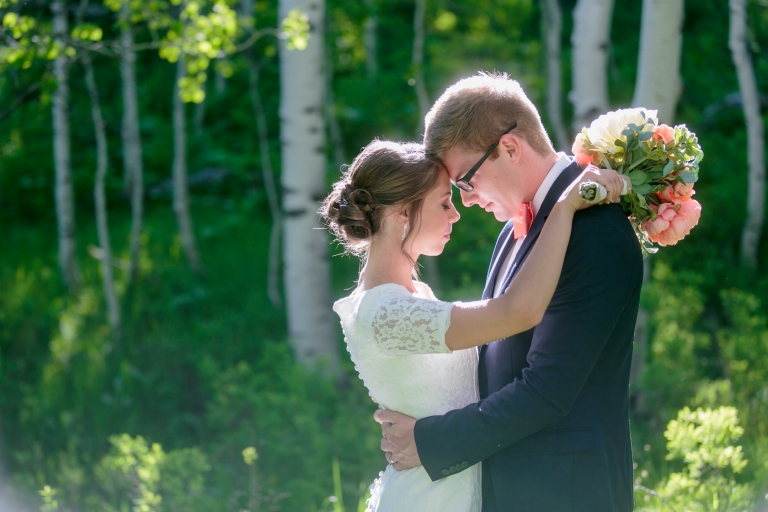 EK-Studios-Utah-Wedding-Photographers-Provo-Wedding-photographer-canyon-Bridals-aspens-003-Blog(pp_w768_h512)