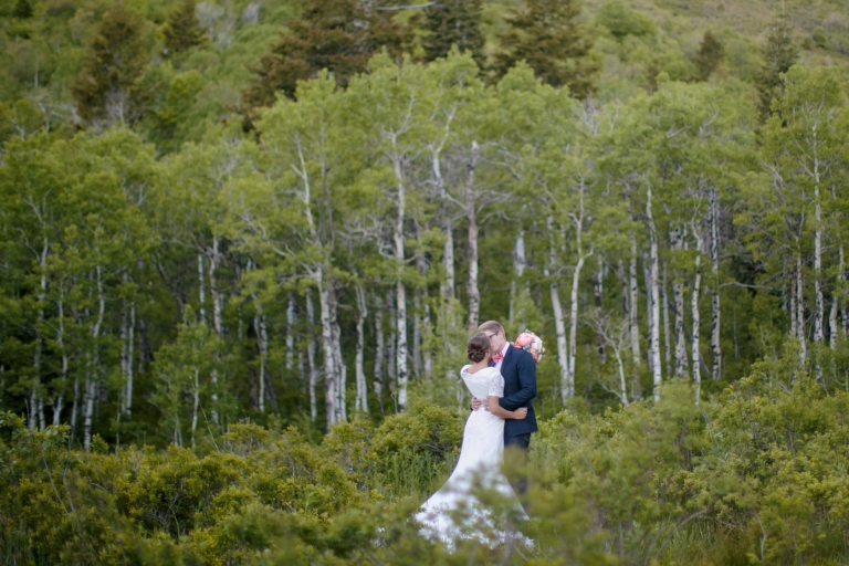 EK-Studios-Utah-Wedding-Photographers-Provo-Wedding-photographer-canyon-Bridals-aspens-012-Blog(pp_w768_h512)
