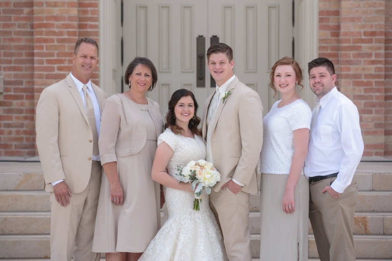 EK-Studios-Utah-Wedding-Photographers-Provo-City-Center-Temple-Wedding-Photography009-Blog(pp_w768_h512)