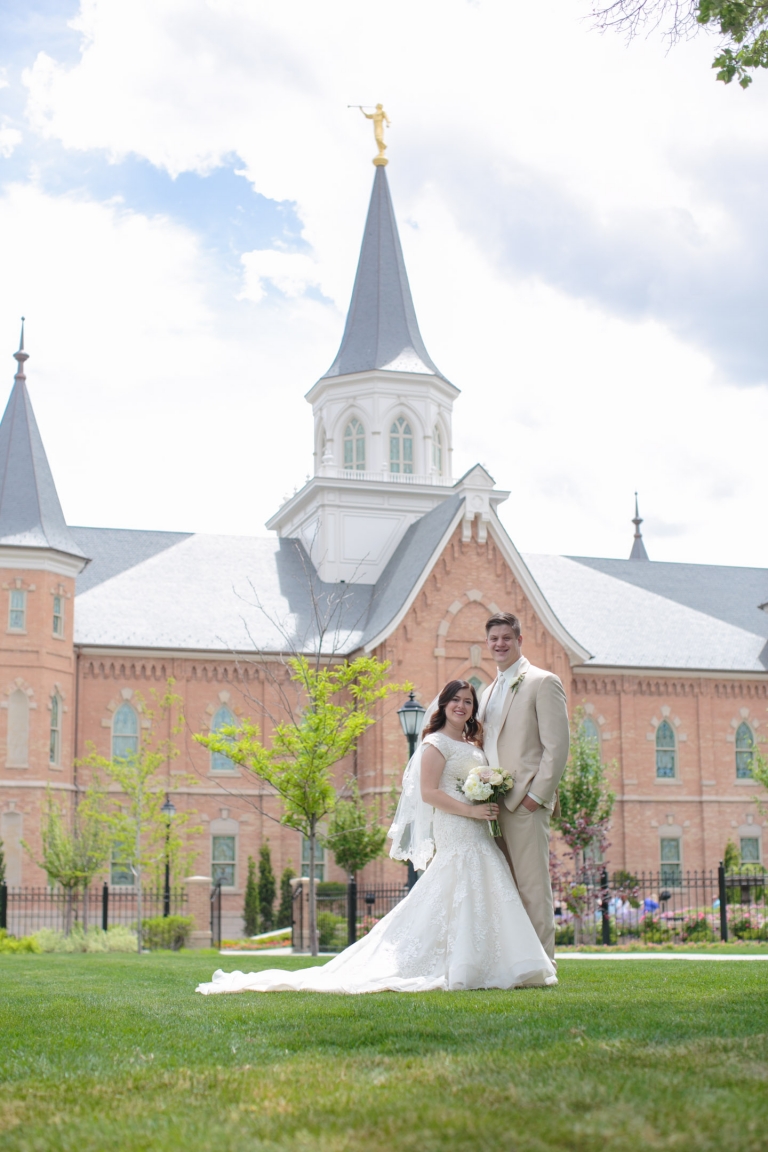 EK-Studios-Utah-Wedding-Photographers-Provo-City-Center-Temple-Wedding-Photography019-Blog(pp_w768_h1152)