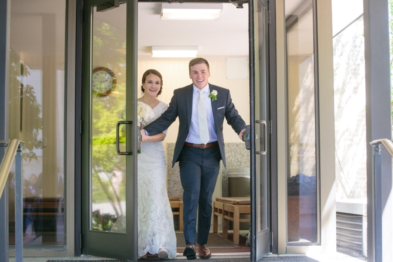 EK-Studios-Utah-Wedding-Photographers-Salt-Lake-Temple-Wedding-Photography-Red-Butte-Garden-Wedding-Reception-utah007-Blog(pp_w768_h512)