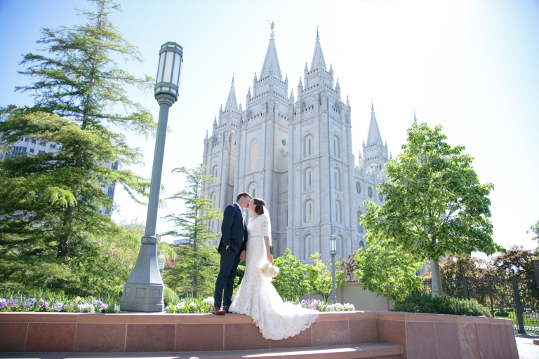 EK-Studios-Utah-Wedding-Photographers-Salt-Lake-Temple-Wedding-Photography-Red-Butte-Garden-Wedding-Reception-utah022-Blog(pp_w768_h512)