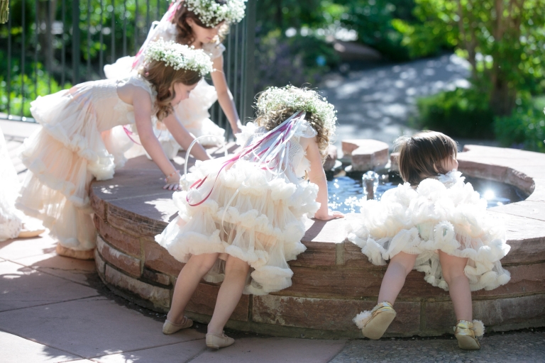EK-Studios-Utah-Wedding-Photographers-Salt-Lake-Temple-Wedding-Photography-Red-Butte-Garden-Wedding-Reception-utah042-Blog(pp_w768_h512)