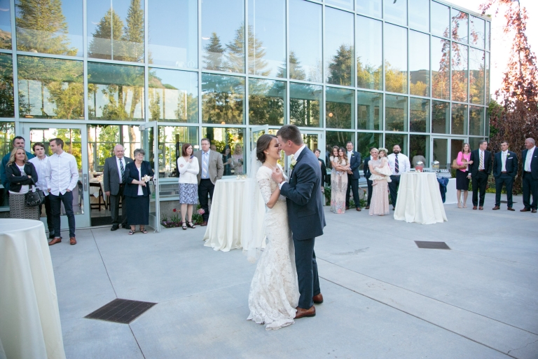 EK-Studios-Utah-Wedding-Photographers-Salt-Lake-Temple-Wedding-Photography-Red-Butte-Garden-Wedding-Reception-utah070-Blog(pp_w768_h512)