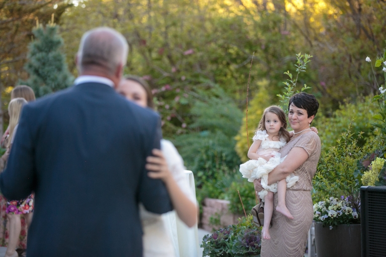 EK-Studios-Utah-Wedding-Photographers-Salt-Lake-Temple-Wedding-Photography-Red-Butte-Garden-Wedding-Reception-utah073-Blog(pp_w768_h512)
