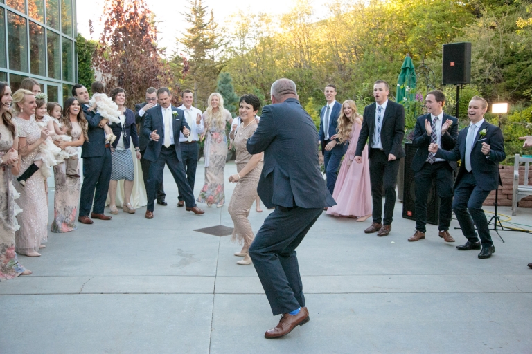 EK-Studios-Utah-Wedding-Photographers-Salt-Lake-Temple-Wedding-Photography-Red-Butte-Garden-Wedding-Reception-utah080-Blog(pp_w768_h512)