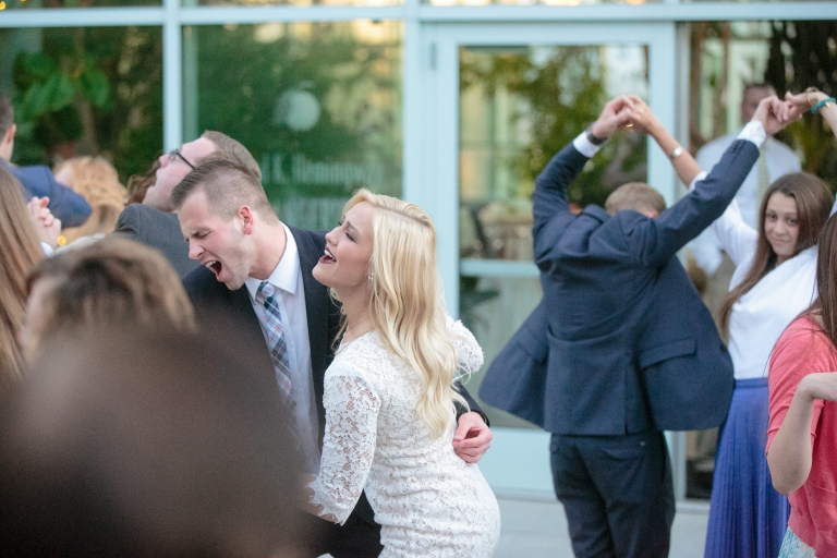 EK-Studios-Utah-Wedding-Photographers-Salt-Lake-Temple-Wedding-Photography-Red-Butte-Garden-Wedding-Reception-utah081-Blog(pp_w768_h512)