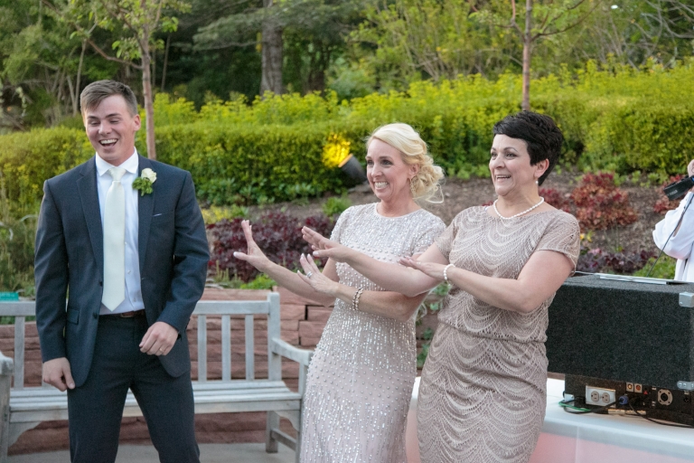 EK-Studios-Utah-Wedding-Photographers-Salt-Lake-Temple-Wedding-Photography-Red-Butte-Garden-Wedding-Reception-utah082-Blog(pp_w768_h512)