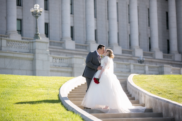 EK-Studios-Utah-Wedding-Photographers-utah-state-capitol-building-bridal-photography005-Blog(pp_w768_h512)