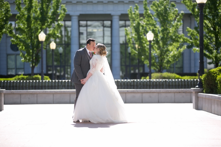 EK-Studios-Utah-Wedding-Photographers-utah-state-capitol-building-bridal-photography012-Blog(pp_w768_h512)
