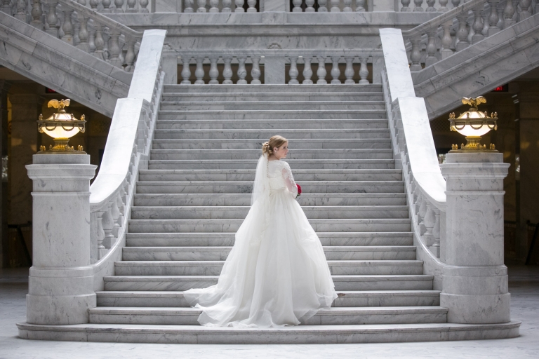 EK-Studios-Utah-Wedding-Photographers-utah-state-capitol-building-bridal-photography016-Blog(pp_w768_h512)