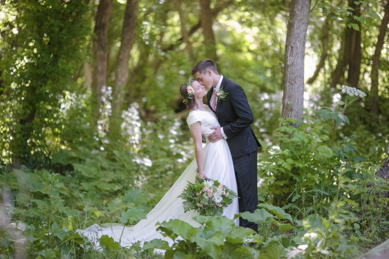 EK-Studios-Utah-Wedding-Photographers-nature-bridals-utah-photography012-Blog(pp_w768_h512)