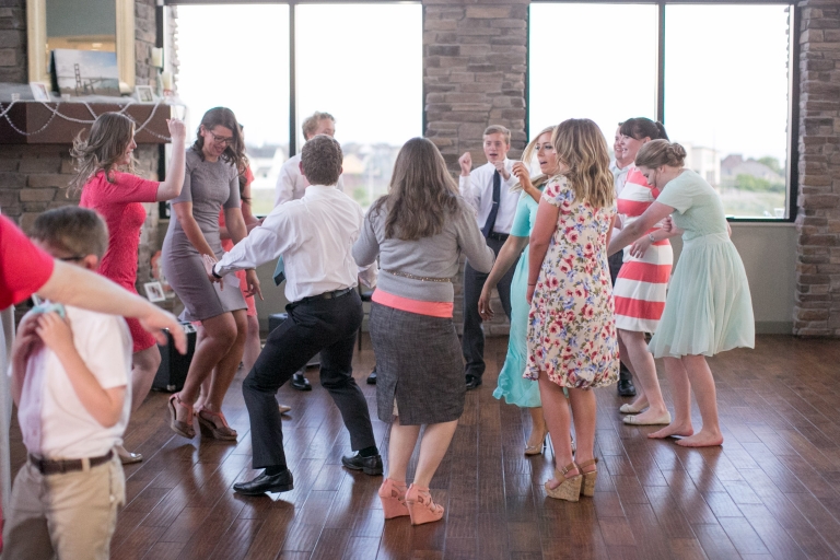 EK-Studios-Utah-Wedding-Photographers-Pasyon-Temple-Wedding-Photography-cedar-hills-photographer039-Blog(pp_w768_h512)