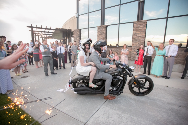EK-Studios-Utah-Wedding-Photographers-Pasyon-Temple-Wedding-Photography-cedar-hills-photographer047-Blog(pp_w768_h512)