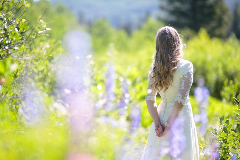 EK-Studios-Utah-Wedding-Photographers-Bridals-wildflowers-mountians-utah007-Blog(pp_w768_h512)
