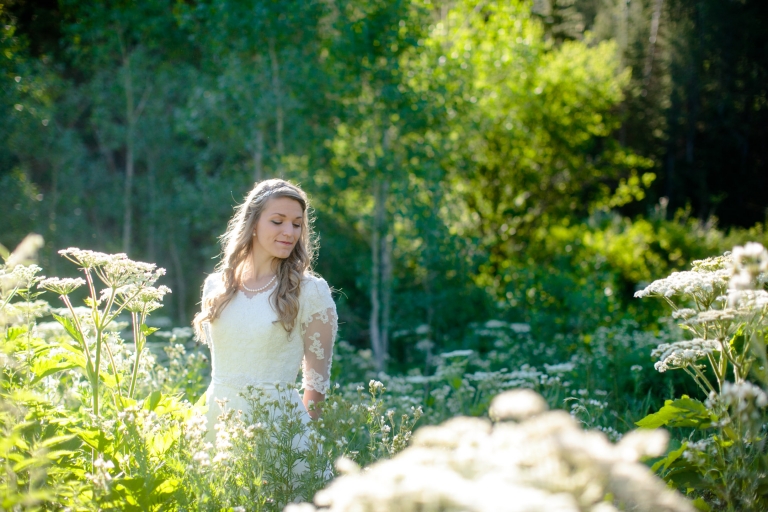 EK-Studios-Utah-Wedding-Photographers-Bridals-wildflowers-mountians-utah011-Blog(pp_w768_h512)