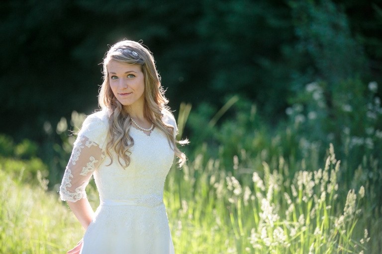 EK-Studios-Utah-Wedding-Photographers-Bridals-wildflowers-mountians-utah021-Blog(pp_w768_h512)