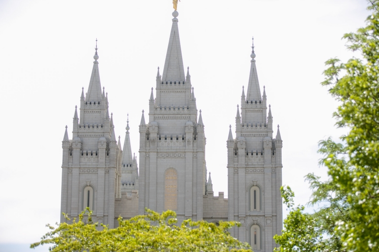 EK-Studios-Utah-Wedding-Photographers-Salt-lake-temple-wedding-reception-utah-state-capitol-building-photography001-Blog(pp_w768_h512)