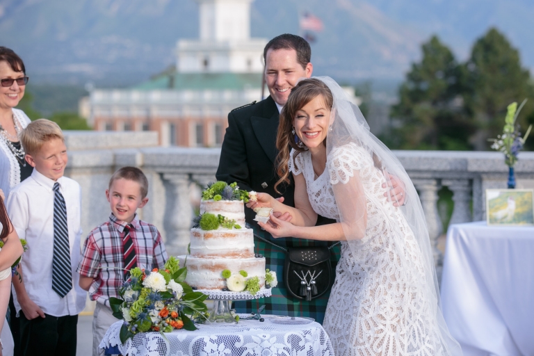 EK-Studios-Utah-Wedding-Photographers-Salt-lake-temple-wedding-reception-utah-state-capitol-building-photography040-Blog(pp_w768_h512)