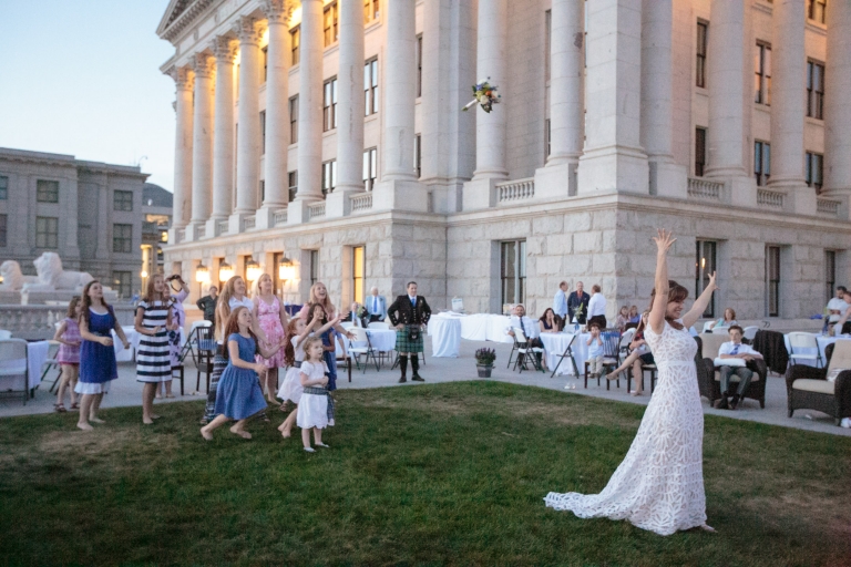 EK-Studios-Utah-Wedding-Photographers-Salt-lake-temple-wedding-reception-utah-state-capitol-building-photography054-Blog(pp_w768_h512)