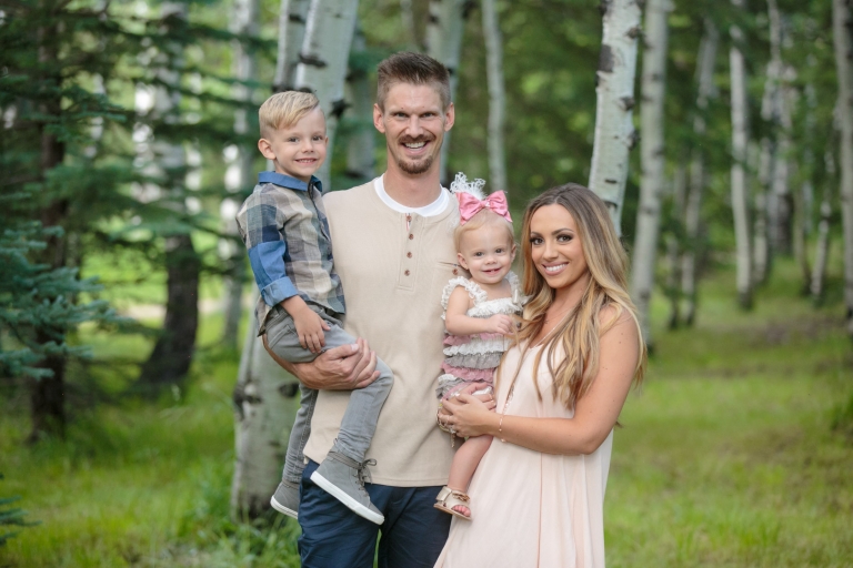 EK-Studios-Utah-Wedding-Photographers-Family-photography-in-the-mountains002-Blog(pp_w768_h512)