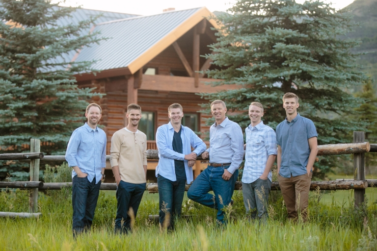 EK-Studios-Utah-Wedding-Photographers-Family-photography-in-the-mountains022-Blog(pp_w768_h512)