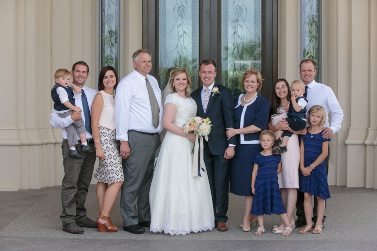 EK-Studios-Utah-Wedding-Photographers-Payson-temple-wedding-photography-utah010-Blog(pp_w768_h512)