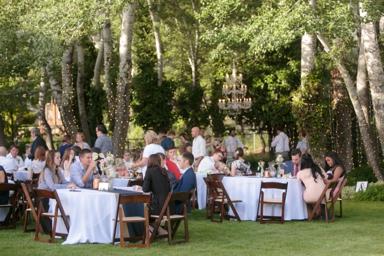 EK-Studios-Utah-Wedding-Photographers-Payson-temple-wedding-photography-utah036-Blog(pp_w768_h512)