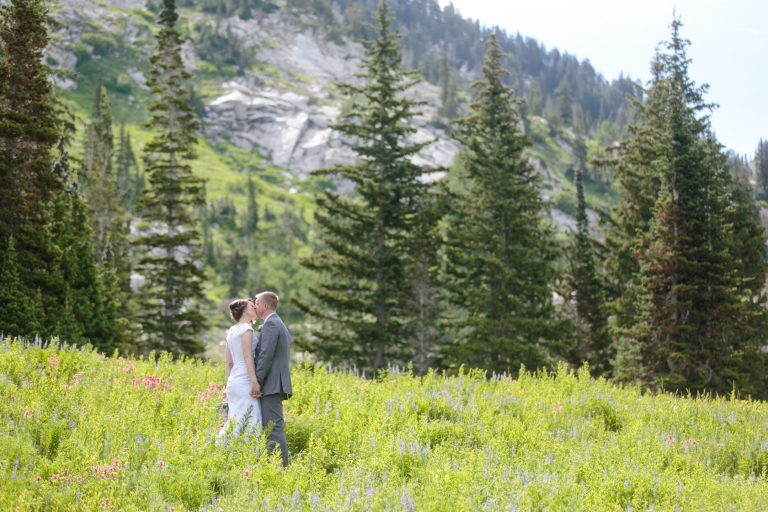 EK-Studios-Utah-Wedding-Photographers-Bridals-wildflowers-mountains-photography016-Blog(pp_w768_h512)