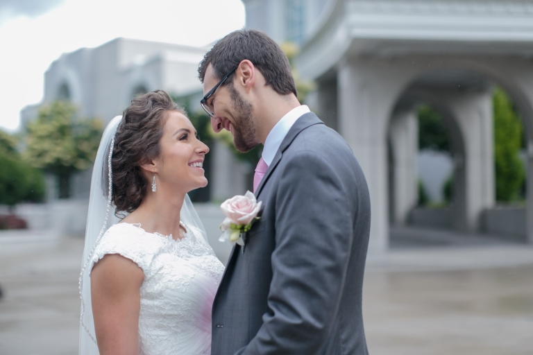 EK-Studios-Utah-Wedding-Photographers-Timpanogos-Temple-Wedding-Reception-Le-Jardin026-Blog(pp_w768_h512)