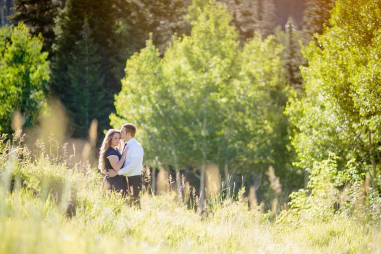 EK-Studios-Utah-Wedding-Photographers-Sandy-Photographer-mountian-engagements002-Blog(pp_w768_h512)