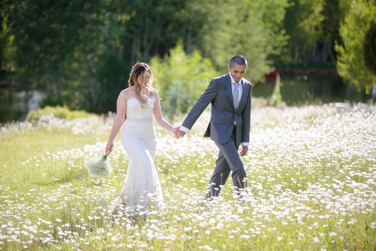 EK-Studios-Utah-Wedding-Photographers-Red-Cliff-Ranch-Wedding-in-a-barn-utah036-Blog(pp_w768_h512)