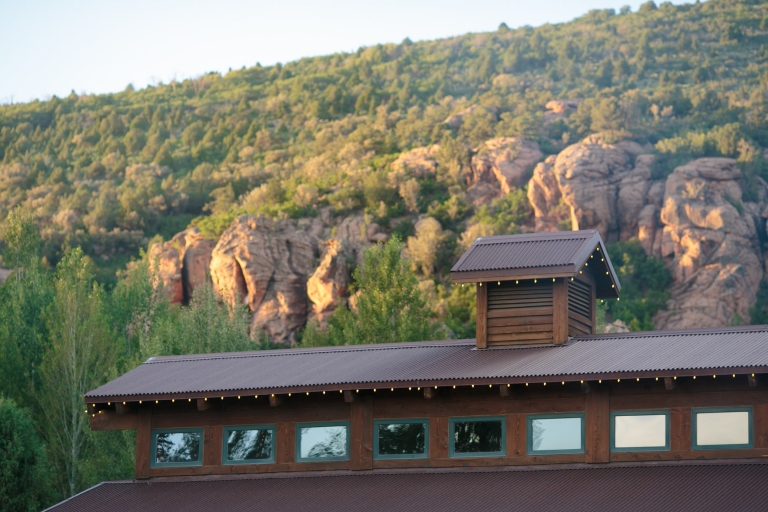 EK-Studios-Utah-Wedding-Photographers-Red-Cliff-Ranch-Wedding-in-a-barn-utah072-Blog(pp_w768_h512)