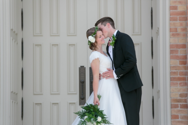 EK-Studios-Utah-Wedding-Photographers-Provo-City-Center-Temple-Wedding-Photography018-Blog(pp_w768_h512)