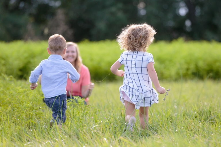 EK-Studios-Utah-Wedding-Photographers-Family-Photography-Utah-summer-field-young-kids007-Blog(pp_w768_h512)