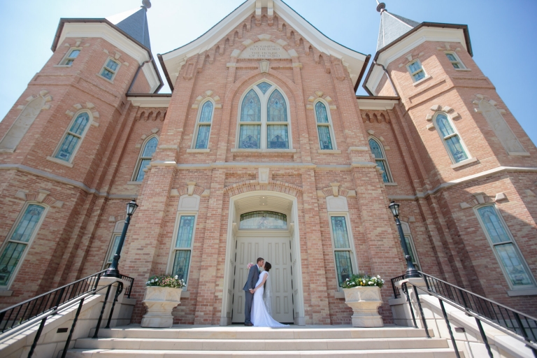 EK-Studios-Utah-Wedding-Photographers-Provo-City-Center-Temple-Wedding-Photography018-Blog(pp_w768_h512)